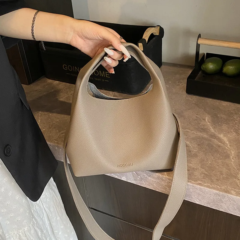 حقيبة يد جلدية ناعمة بتصميم فرنسي للنساء موضة ربيع 2026 حقائب كروس بكتف واحد أنيقة للحفلات بمقبض صغير