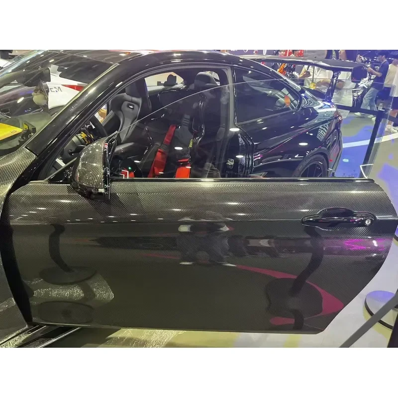 2014-2020 models showcase high-quality carbon fiber front door exterior trim doors M4 F82 modified parts doors
