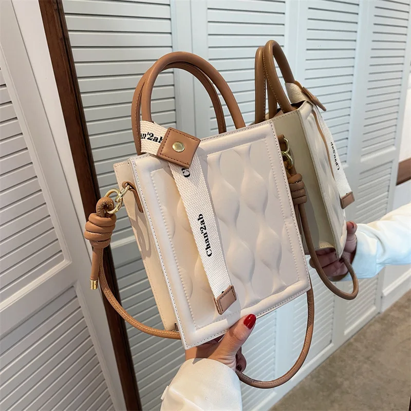 

2023 New Women's Bag, Wavy Pattern, Simple Small Square Bag, Fashionable and Versatile Shoulder Bag, Commuter Crossbody Bag