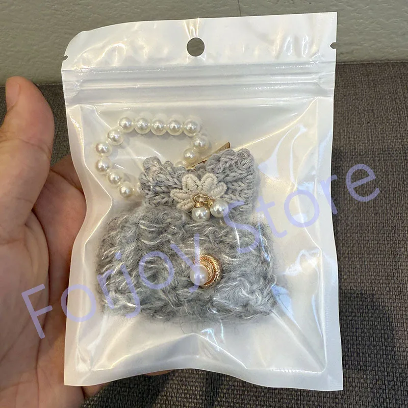 เสื้อผ้าสำหรับตุ๊กตา Labubu รุ่นที่สี่ รหัสลับ เสื้อแจ็คเก็ตถัก กระเป๋า สร้อยไข่มุก จี้ เครื่องแต่งกาย ของเล่น อุปกรณ์เสริม