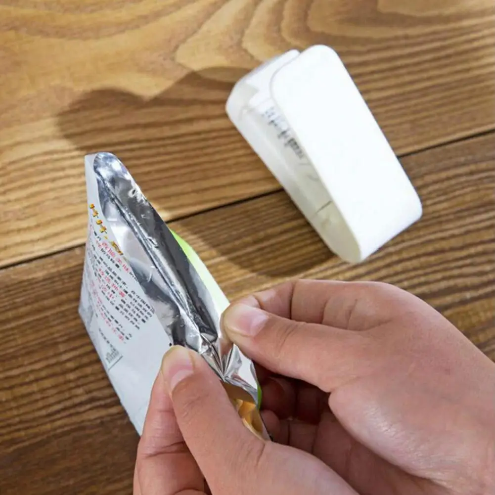 Handheld Vacuum Sealer One-click Bag Sealer Mini Heat Bag Sealer Portable Plastic Clip Machine Handheld Vacuum Food Sealing