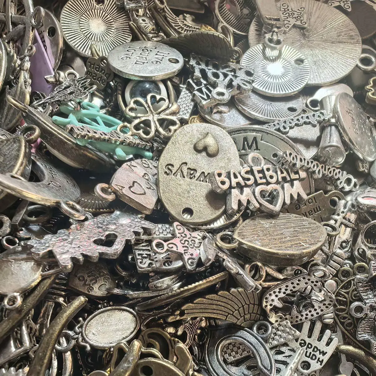 500PCS Multicolor Metal Charm Pendants Breloque Mixed Random 5-100mm DIY Handicrafts Making Accessories Handmade Materiala Pack