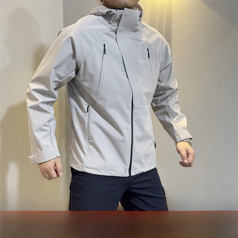 

Высококачественное водонепроницаемое мужское пальто из мягкой ткани Jaet Tech для улицы Jaet Youth (3) Stand Fit Long Sve с капюшоном