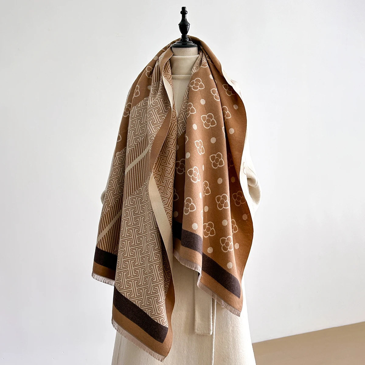 New Brand Elegance Two-Sided Print Scarf Soft Warm Fringe Pashmina Shawl Autumn and Winter Outdoor Coldproof Windproof Blanket