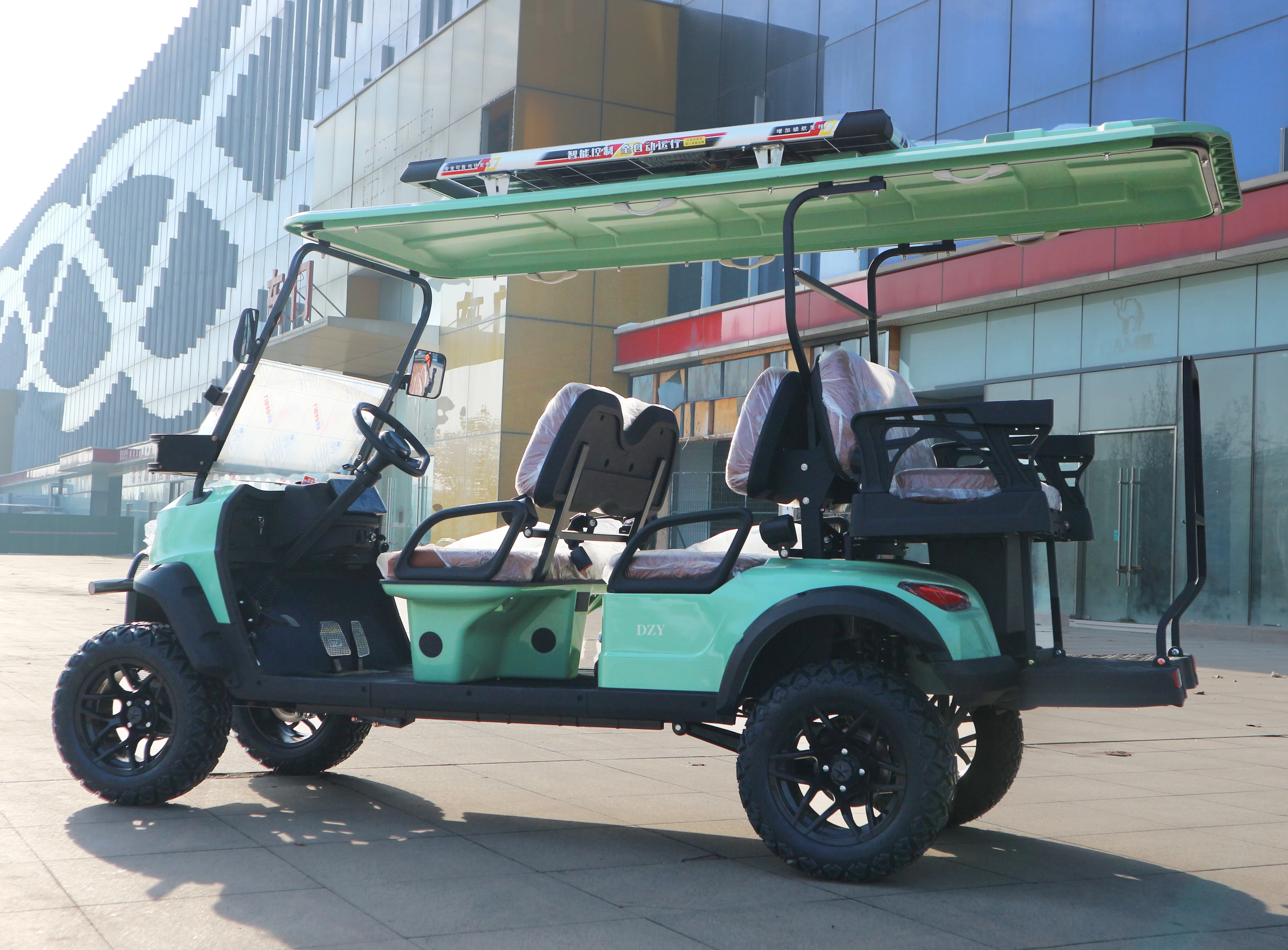 2024 Latest Practical Electric Chinese Golf Cart Sightseeing Car 6*8V/150ah with Free Maintenance Battery