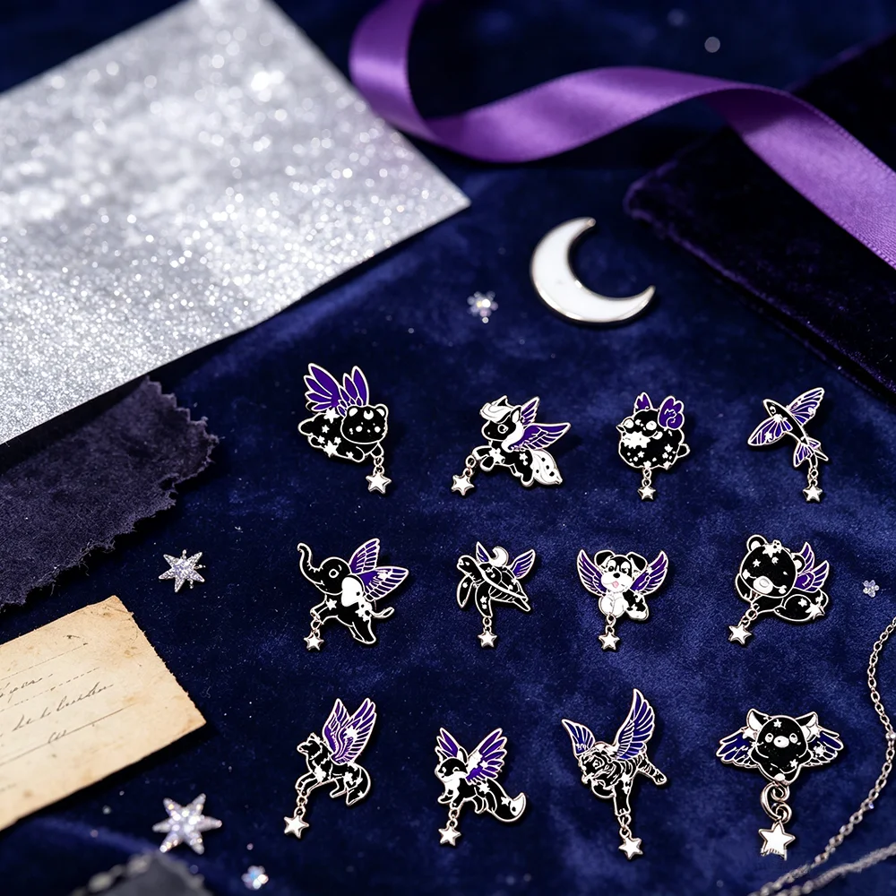 Cute Winged Fantasy Animal Enamel Pin Star Pendant Brooch Cat Horse Fox Tiger Elephant Butterfly Lapel Pin Badge Jewelry Gift
