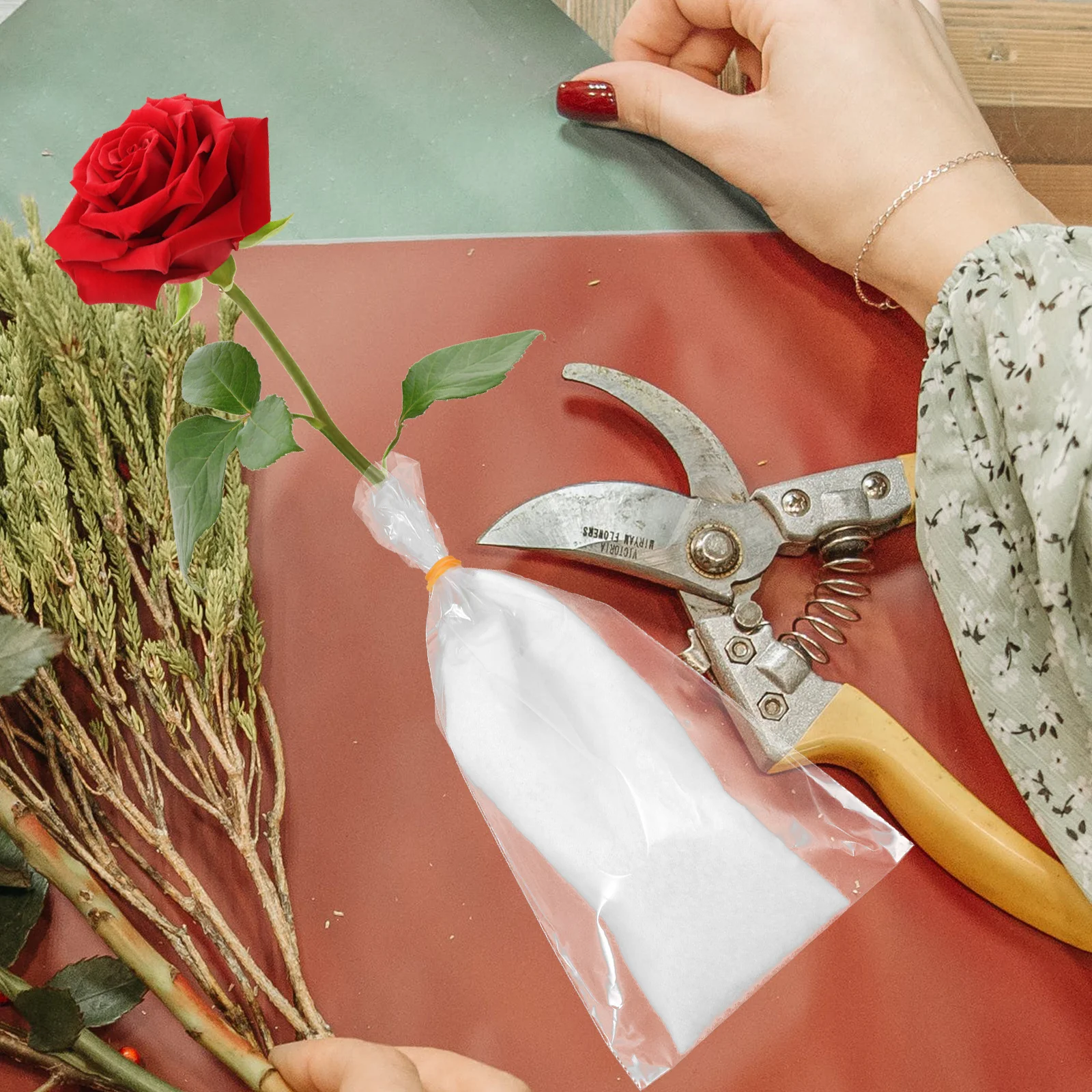 

1Set Flower Water Retainer Bag and Cotton Sheets Long Large Size Bouquet Wrapping Material for Fresh Preservation Wedding