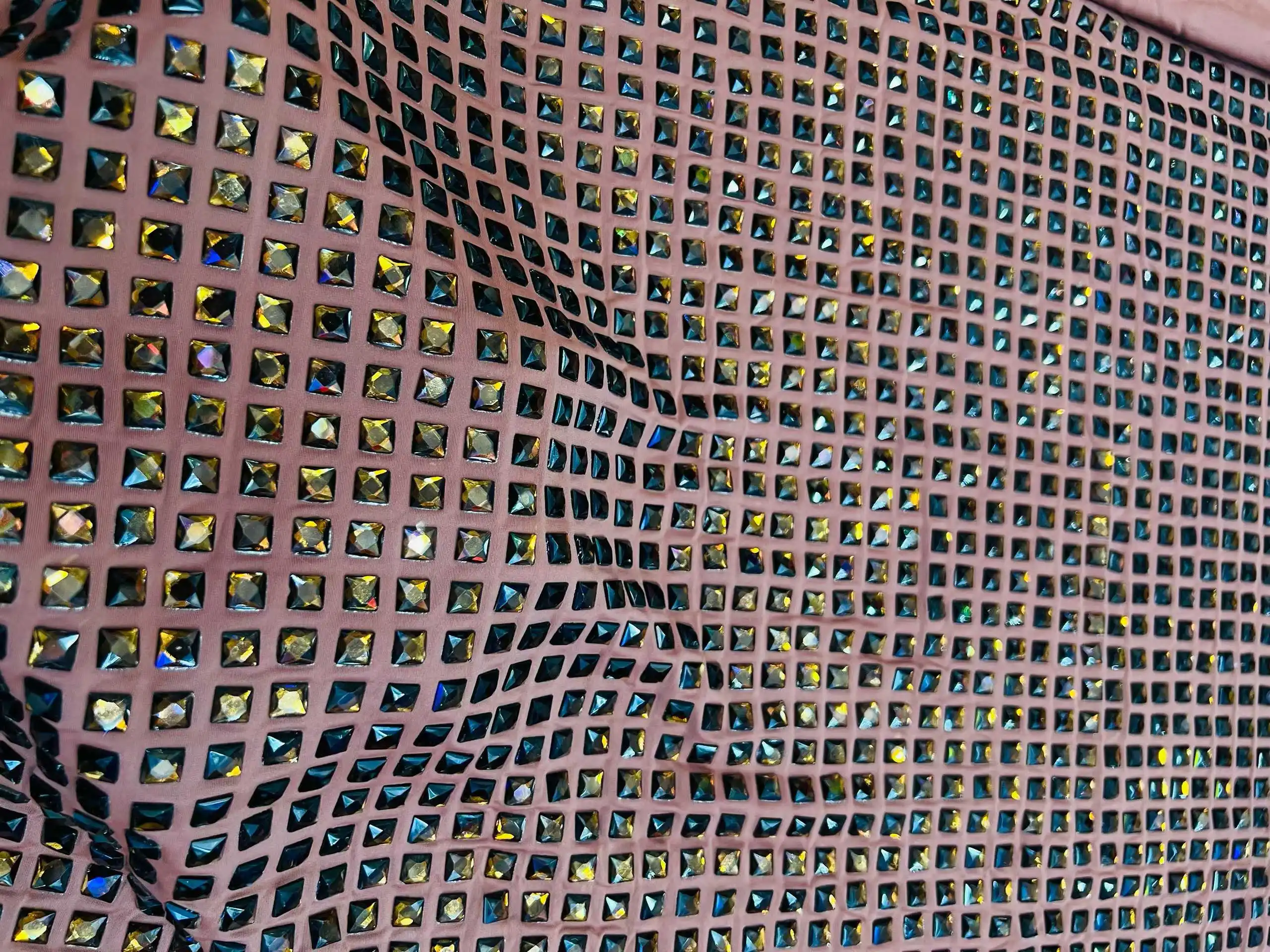 

Новейшие нигерийские кружевные ткани 2026 года: модные африканские тюлевые кружева класса люкс с ручной вышивкой камнями для свадеб, 5 ярдов