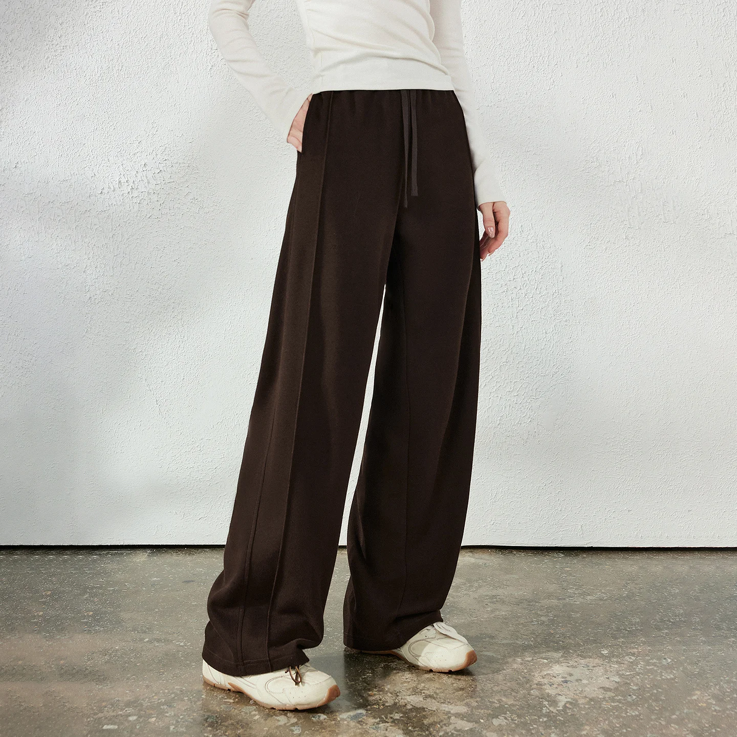 Thumbnail 3 - #39 Cheap Relaxed Fit Casual Pants Worth Buying