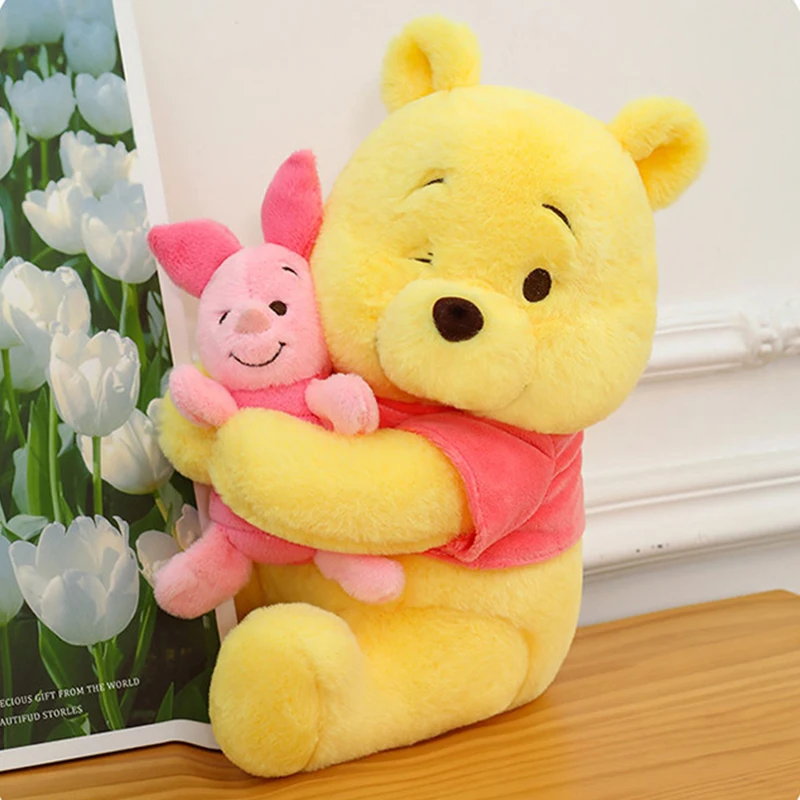 Pluszak Kubuś Puchatek Disney 35cm, kreskówkowy Kubuś Puchatek przytulający Świnkę, poduszka-lalka, dekoracja domu, prezent na urodziny, Boże Narodzenie, Nowy Rok