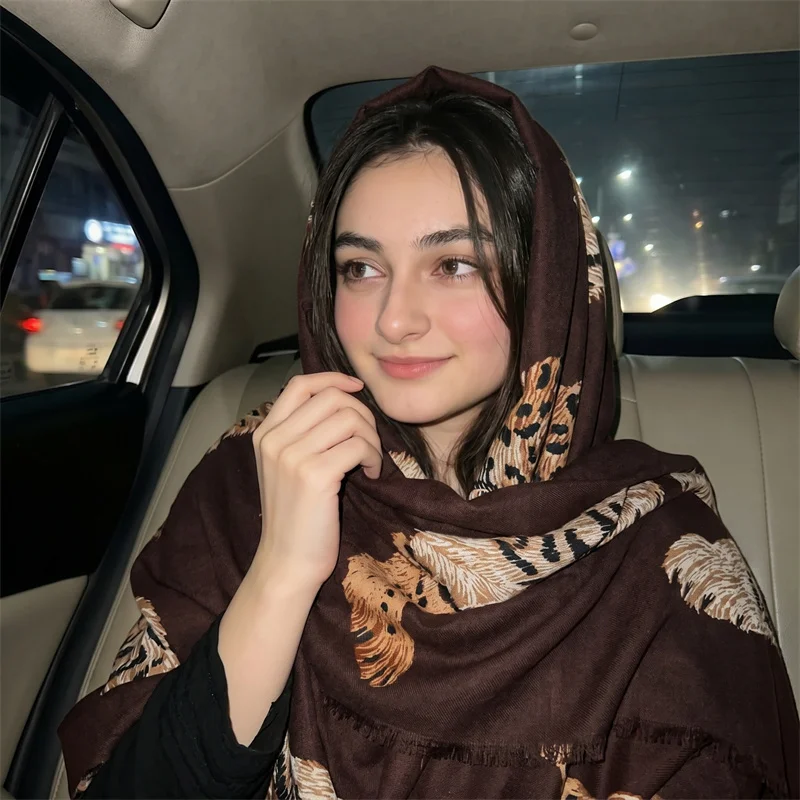 hijab-com-estampa-de-leopardo-xale-macio-e-elegante-para-mulheres-lenco-com-padrao-animal-cachecol-quente-e-modesto-para-muculmanas-envoltorio-de-pescoco-para-viagens-ao-ar-livre-ideal-para-presente
