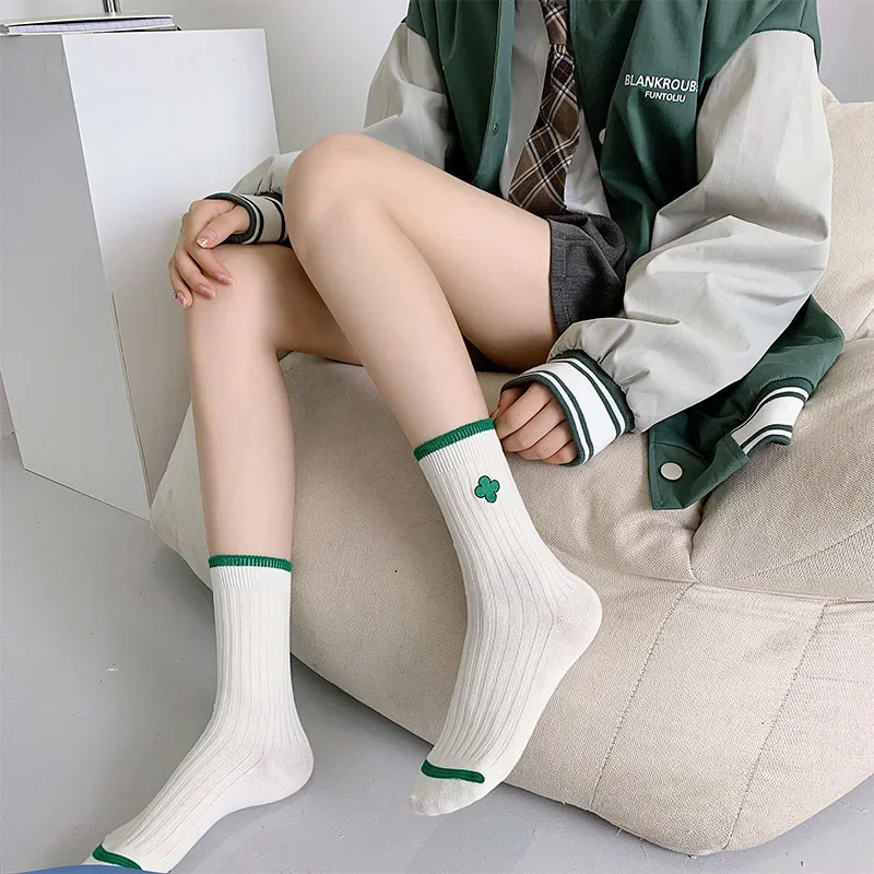 

Lady's Stockings Color Matching Long Tube Cotton Socks White Embroidery Green Stripe You Can Wear It All Year Round Stockings