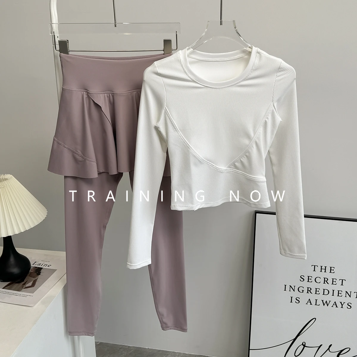 

Yoga fitness suit for women in autumn professional running training quick drying clothes fashionable slimming naked high waist