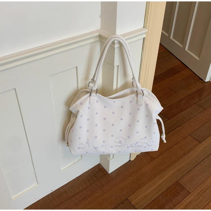 Koreanische große Canvas-Tragetasche mit Polka-Dot-Sternmuster, süße, edgy Schultertasche im Ballett-Schleifen-Stil, vielseitige Damen-Handtasche für den Arbeitsweg – Detail 10