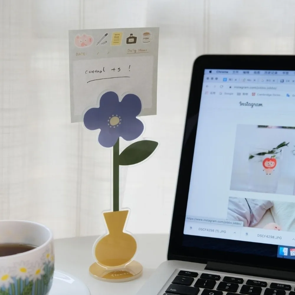 Durable Acrylic Vertical Photo Stand Flower Shape Decorative Desk Note Clip Desktop Picture Card Holder Office & Home