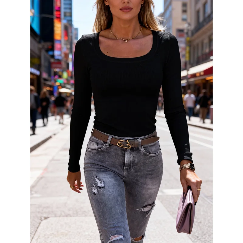 Slim-fit Crewneck Long-sleeve T-shirt, a Stylish Crewneck Base Layer. Create an Elegant Look, a Versatile Essential for Endless