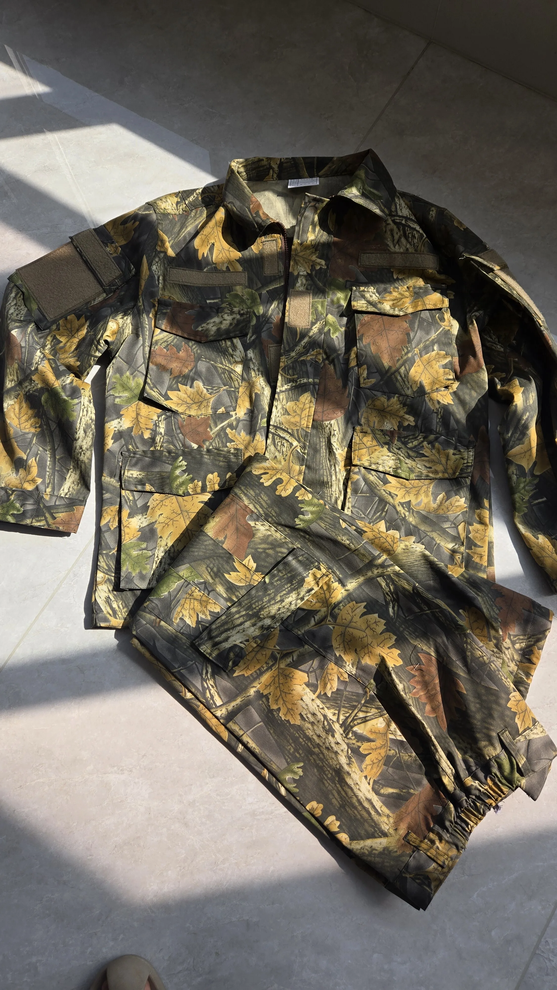 

New genuine camouflage uniforms, thickened workwear, new winter and summer training uniforms, military training uniforms