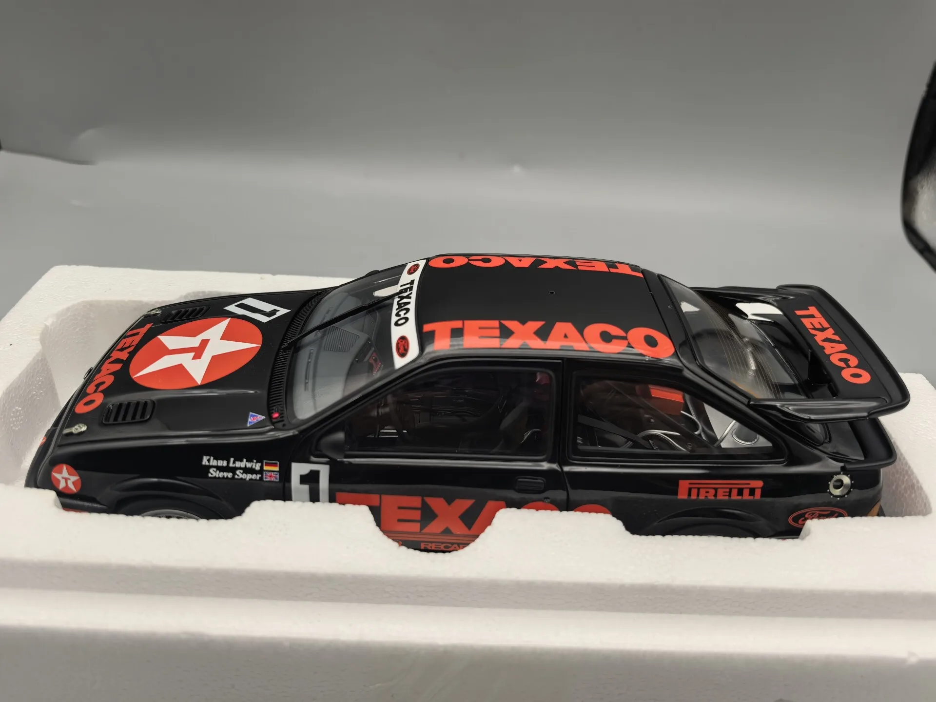 Autoart 1:18 Sierra Cosworth Group A 1987 Simulation Limited Edition All Open Alloy Metal Static Car Model Toy Gift