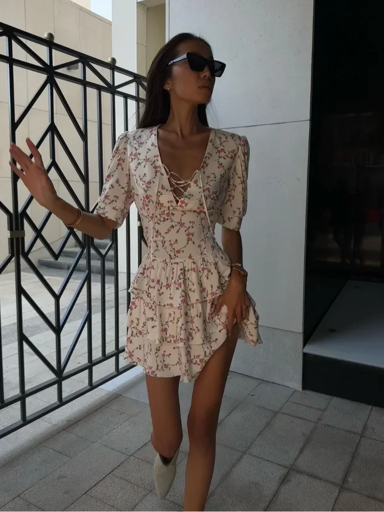 Floral em camadas plissado mini vestidos femininos verão com decote em v rendas até puff manga curta magro a linha robes 2025 senhora praia vestido de festa