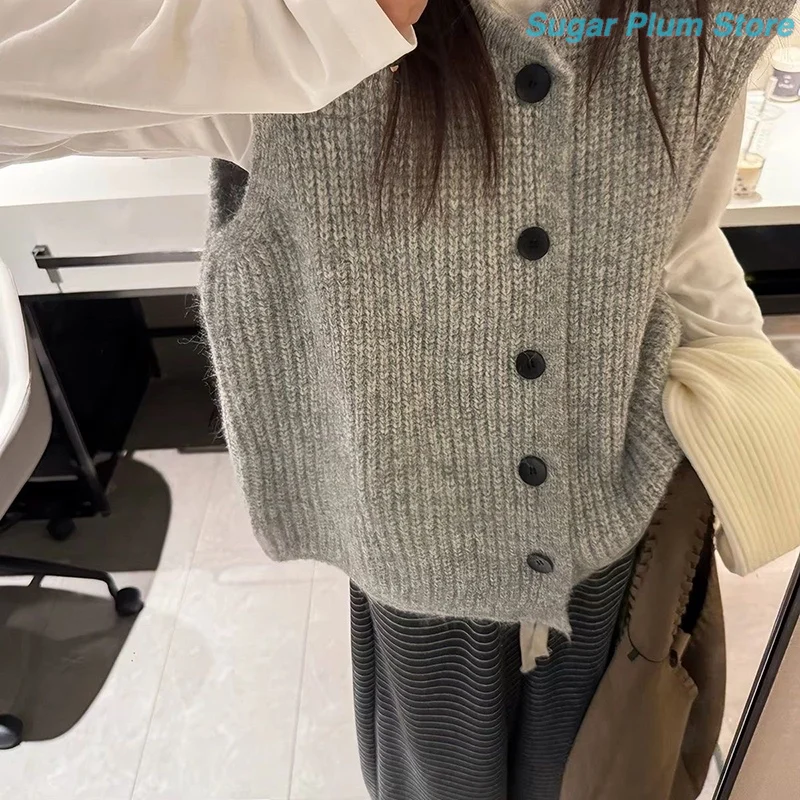 Japanese Minimalist Women's Autumn Clothes New Loose Lapel Knitted Sleeveless Buttons Soft and Warm Joker Campus Travel Vest.
