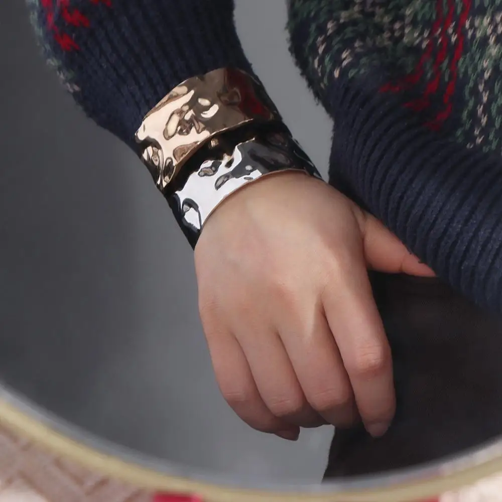 المعادن واسعة مفتوحة الإسورة الأقلية تصميم سبيكة الكفة أساور مجوهرات اكسسوارات أوروبا الأمريكية نمط مبالغ فيه سوار الفتيات