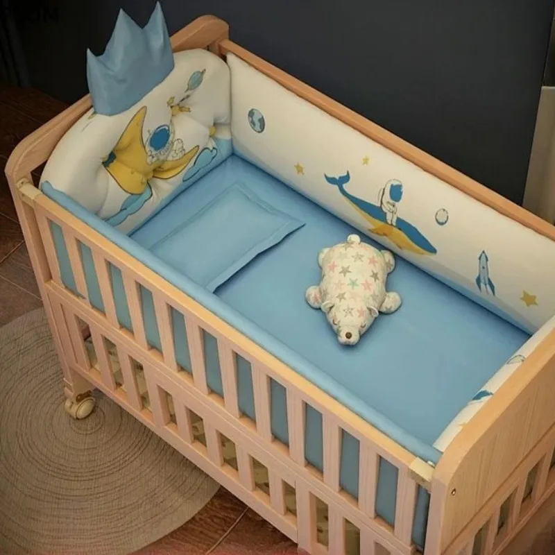 

Solid Wood Baby Crib Convertible Toddler Bed Movable Bassinet Cradle Multi-Functional Infant Bed for Newborn Boys and Girls