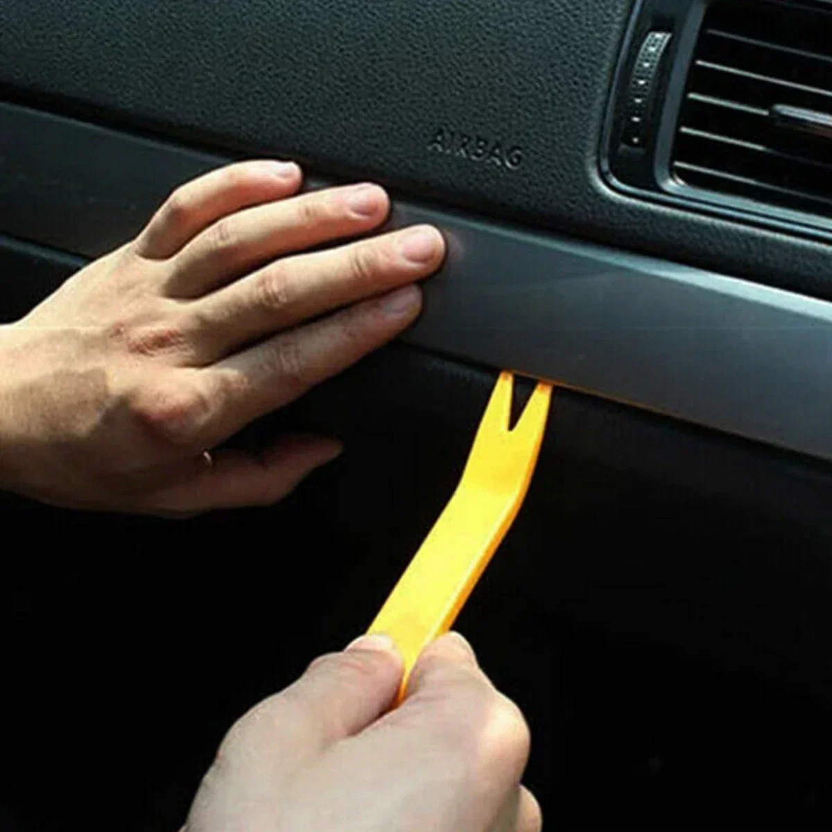 4PCS Auto Trim Removal Tool Kit Car Radio Door Panel Clip Interior Dashboard Dismantle Tools Set 0.5cm Plastic