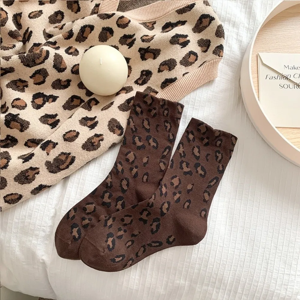 1pair Polyester-cotton Leopard Print Socks Sweat Absorbing Y2K Style Mid Tube Socks Retro Breathable Fabric Ankle Socks