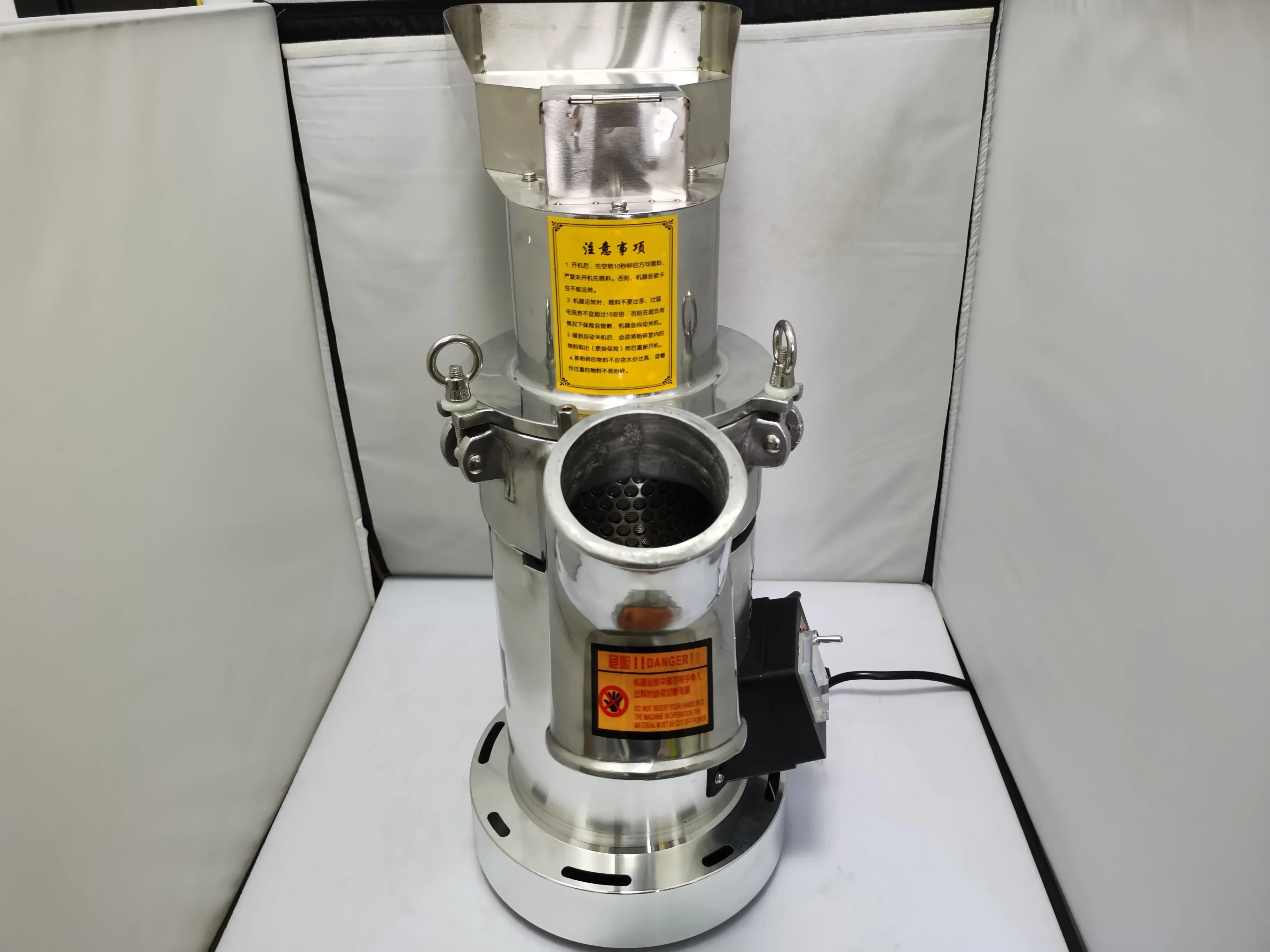 Flow-type ultra-fine grinder, commercial Chinese herbal medicine, food Grinding Machine, inner warehouse 304 stainless steel