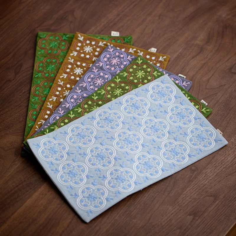 Handmade Embroidered Window Flower Tea Mat Waterproof Dry Brewing Pad for Zen Tea Room Use Home Table Desk Cup