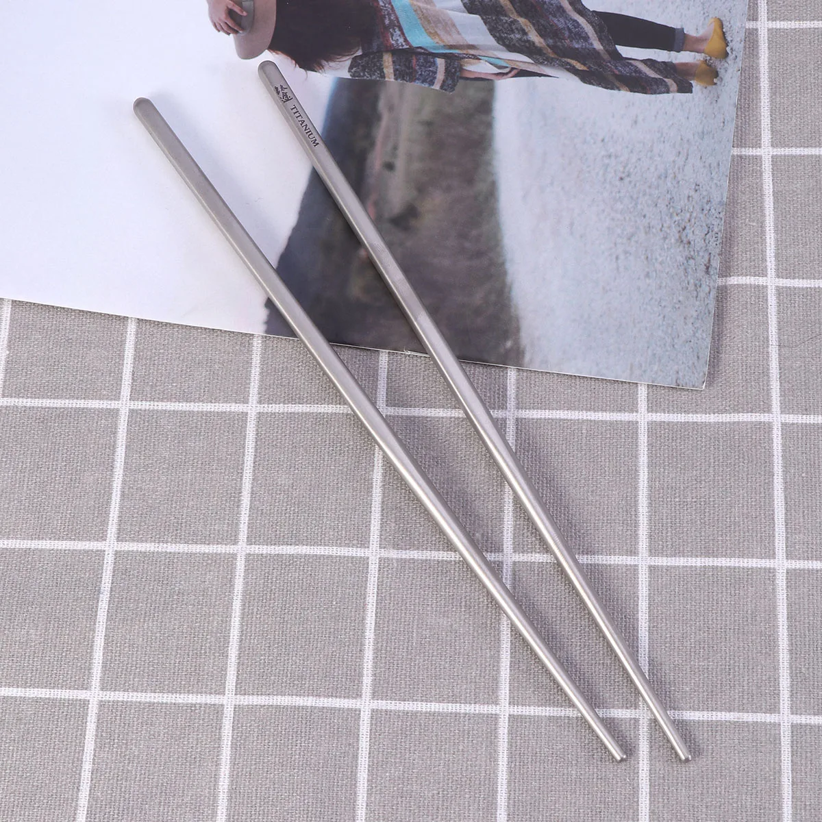 

Titanium Alloy Chopsticks Portable Lightweight Reusable Food Sticks For Outdoor Camping Travel Sushi Noodles Rice