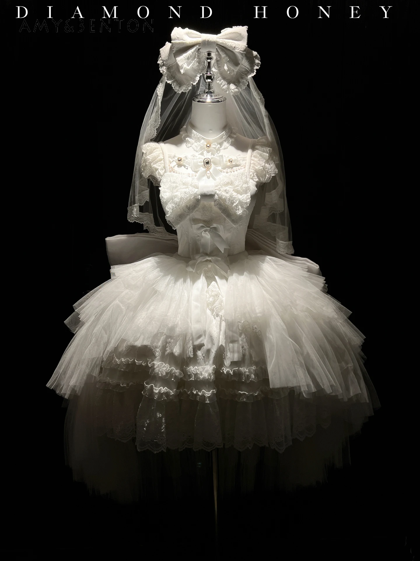 

Graceful White Wedding Dresses for Women Birthday Party Lolita Style Sweet Girl Halter Beaded Bow Slim Mini Mesh Puff Dresses