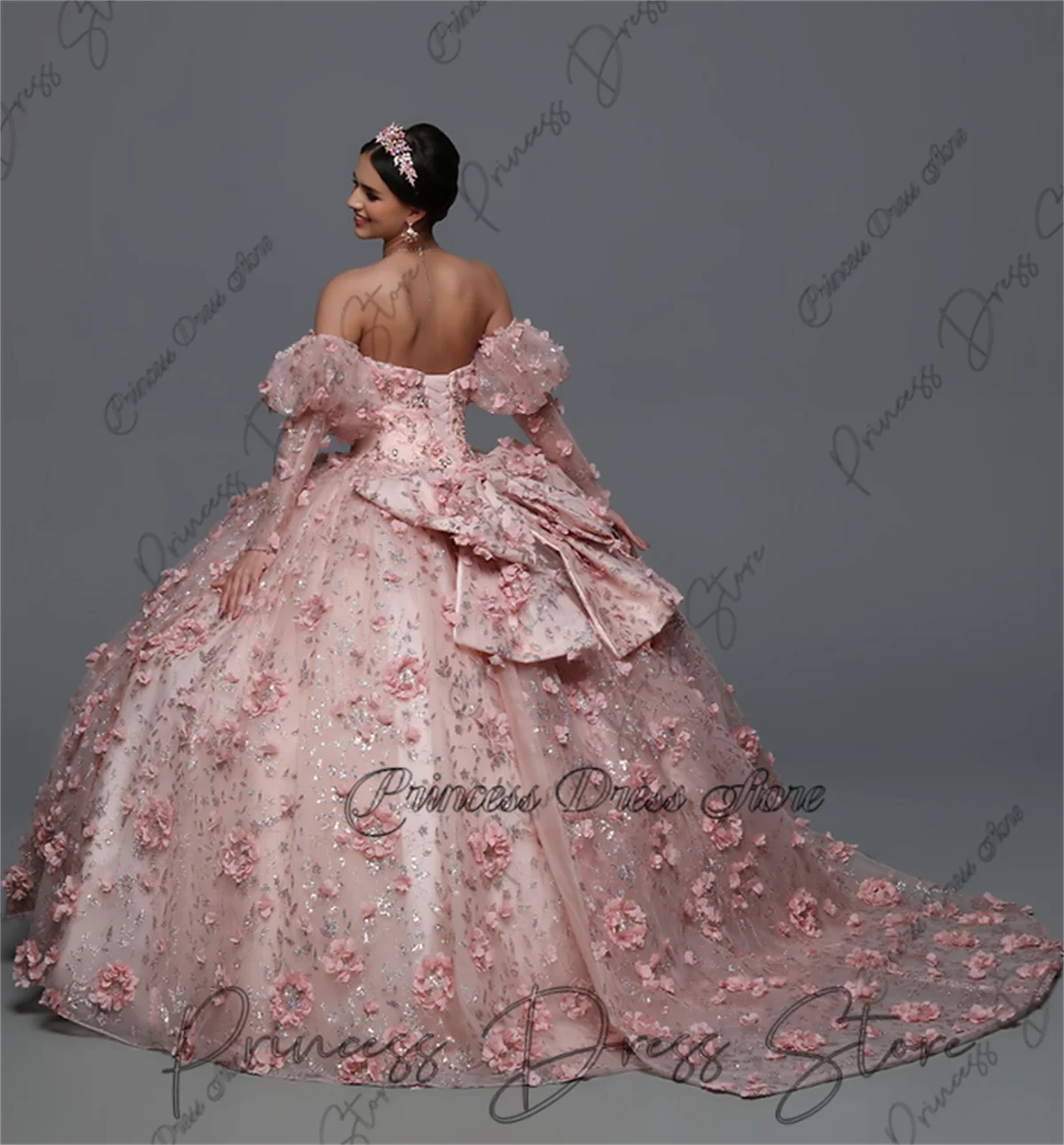 Elegant 3D ดอกไม้สามไตรมาสแขน Quinceanera Ball Gown 2025 โบว์ Sweetheart หวาน 16 ชุดแต่งงานที่กําหนดเอง