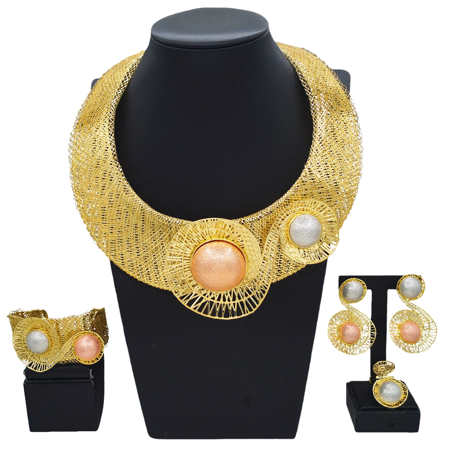 Yulaili's Chinese factory manufactures jewelry sets with luxury and exquisite gold-plated craftsmanship favored by Dubai aristoc