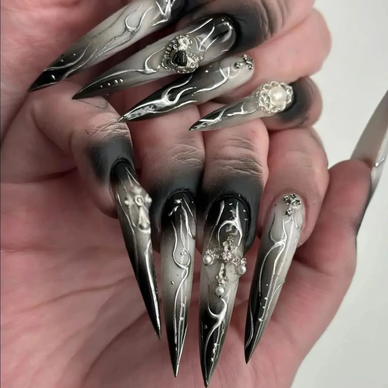 Heart Cross Flame Black Halo Dyeing Metal Exta Long Pointed Fake Nails Art Stiletto False Nail Halloween Press on Nails Manicure