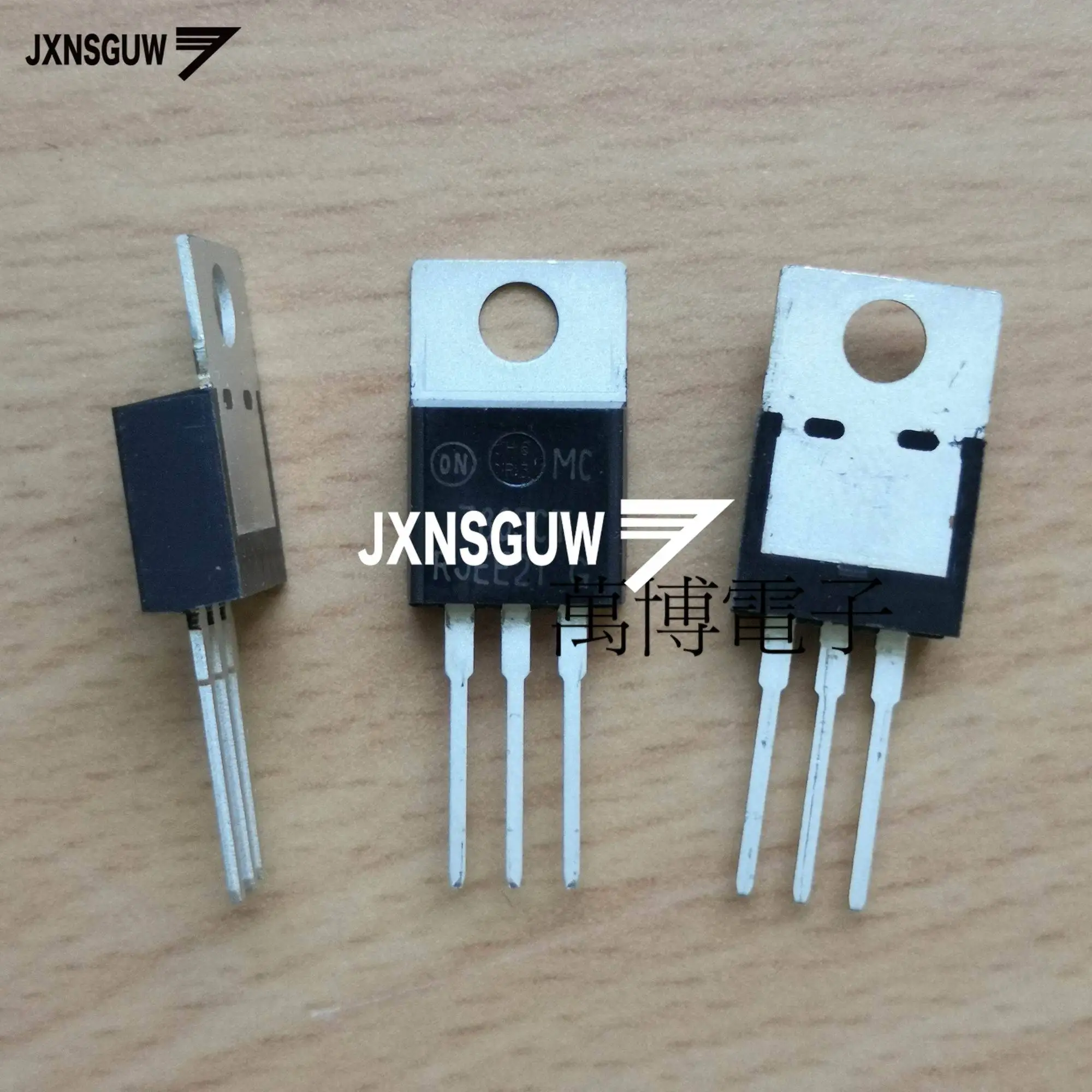 10PCS ON MC7805CT TO-220 Transistor 7805 Audio pair tube power MC7805CT Transistor Triode LM7805 5V Thin substrate type