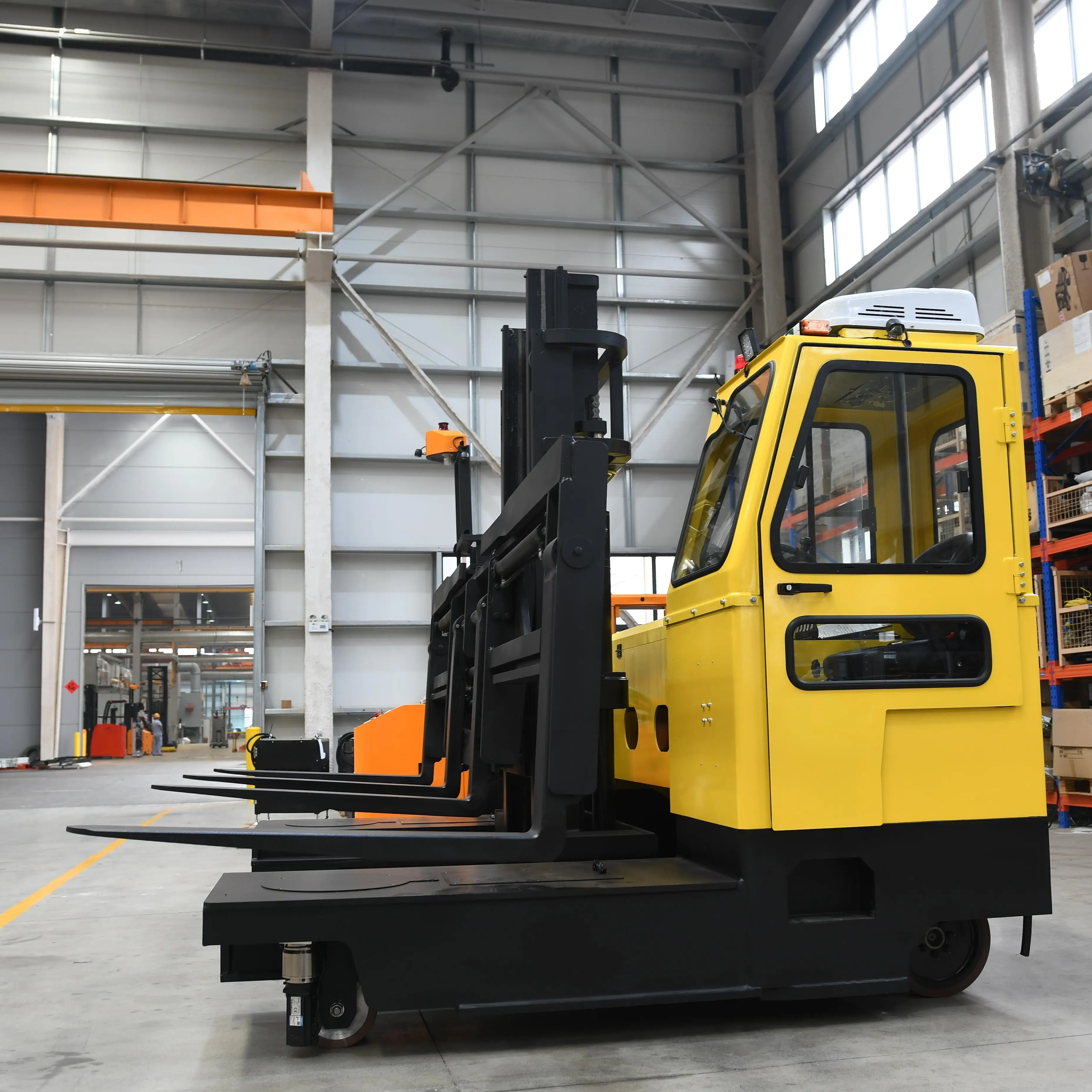 2Ton 3Ton 5Ton Multi-Direction Reach Forklift Truck for 8M Long Materials Core Mast for Construction Pallet Truck Packaging