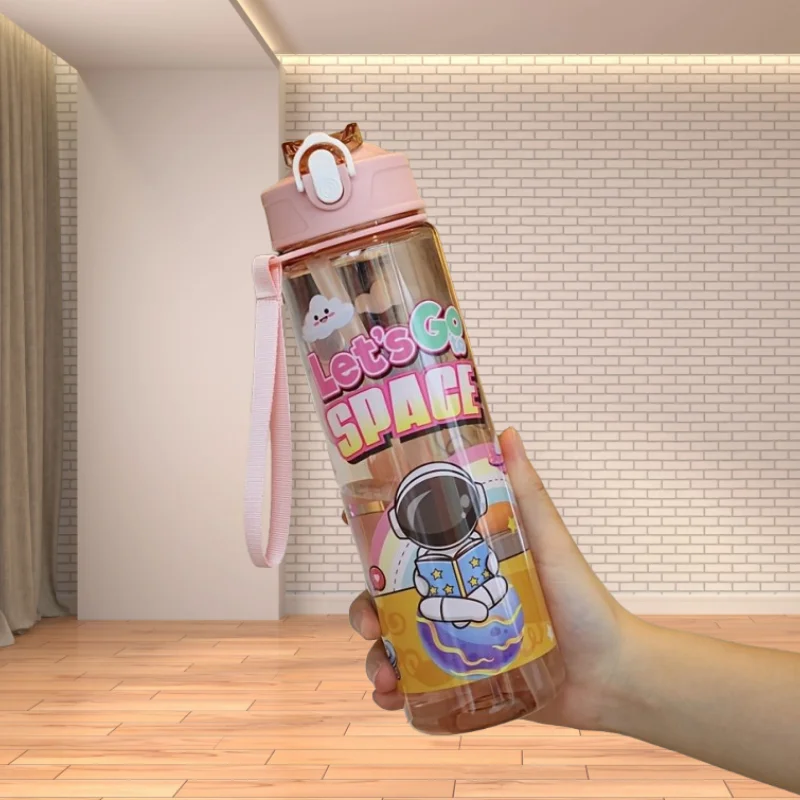 750 ml Astronauten-Sportflasche mit Strohhalm und Griff, Outdoor-Trinkbecher, großes Fassungsvermögen, niedliche Trinkflasche für Outdoor-Sportarten