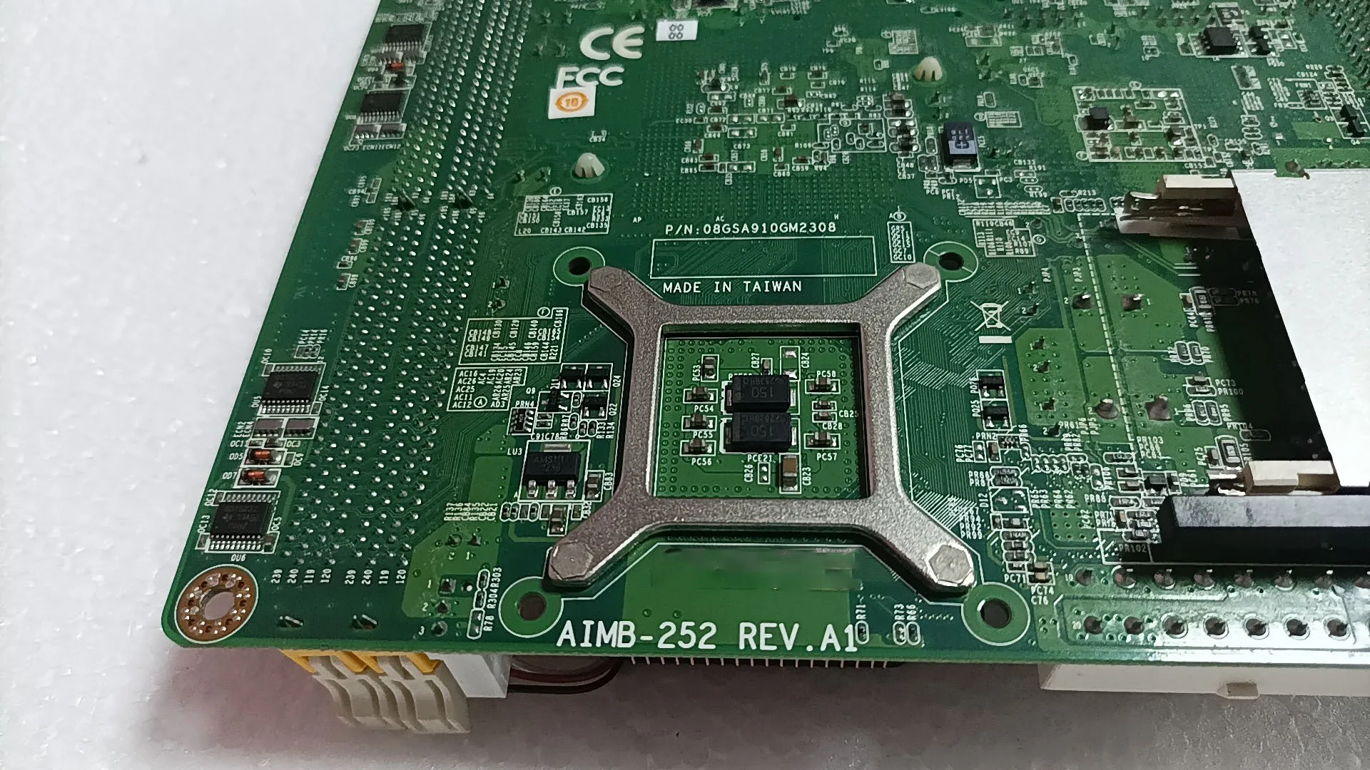 AIMB-252G2-00A1E Placa base industrial Mini-ITX Puertos de red duales Precio de placa única AIMB-252 AIMB-252G2