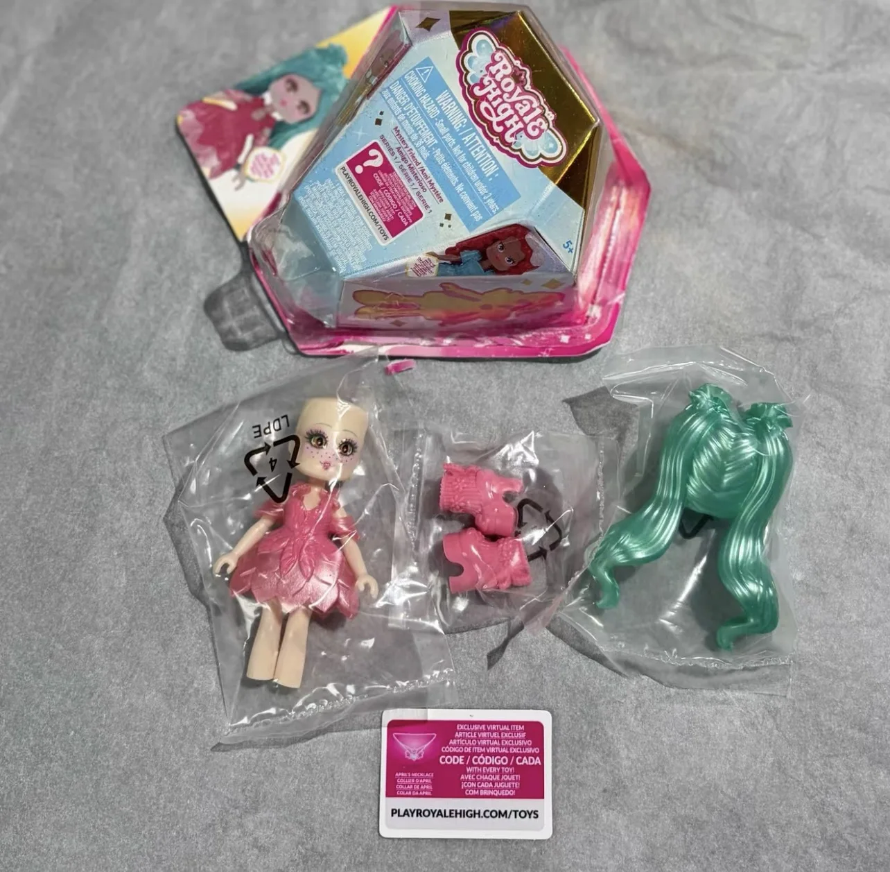 Royale High Mystery Friends Serie 1 Blind Box mit Spielcode & Bestätigungsstück Niedliche Actionfigur Überraschungsbeutel Geschenk für Mädchen – Detail 4