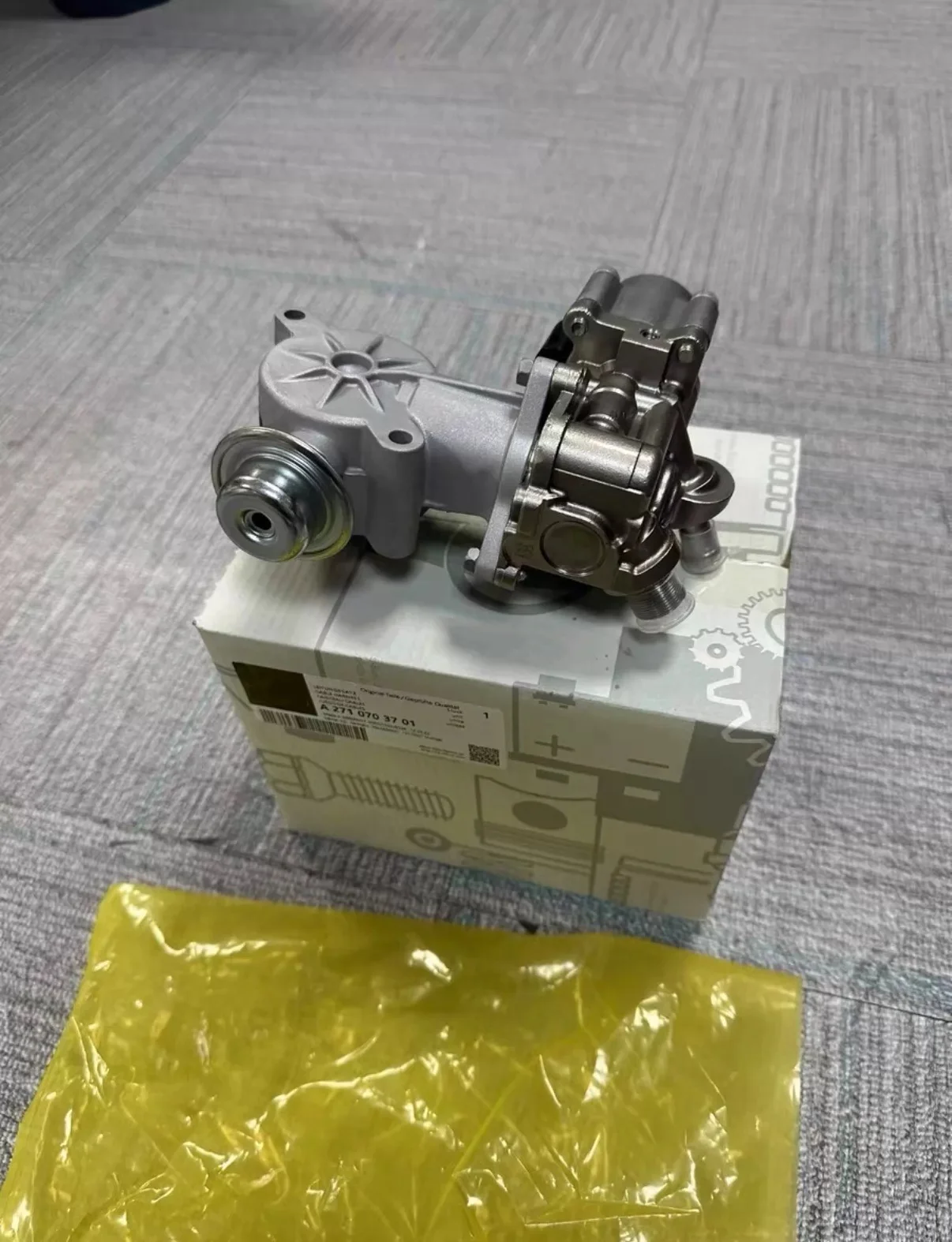 High quality remanufacturing High Pressure Oil Pump for Mercedes-Benz Auto Parts A2710703701 2710703701 tools cars accessories