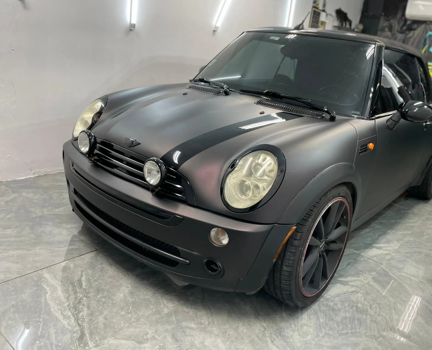 

2025 Newest High Quliaty Diamond Black Red Chameleon Car Wrapping Vinil Films Super Matte Car Stickers With Bubble Free