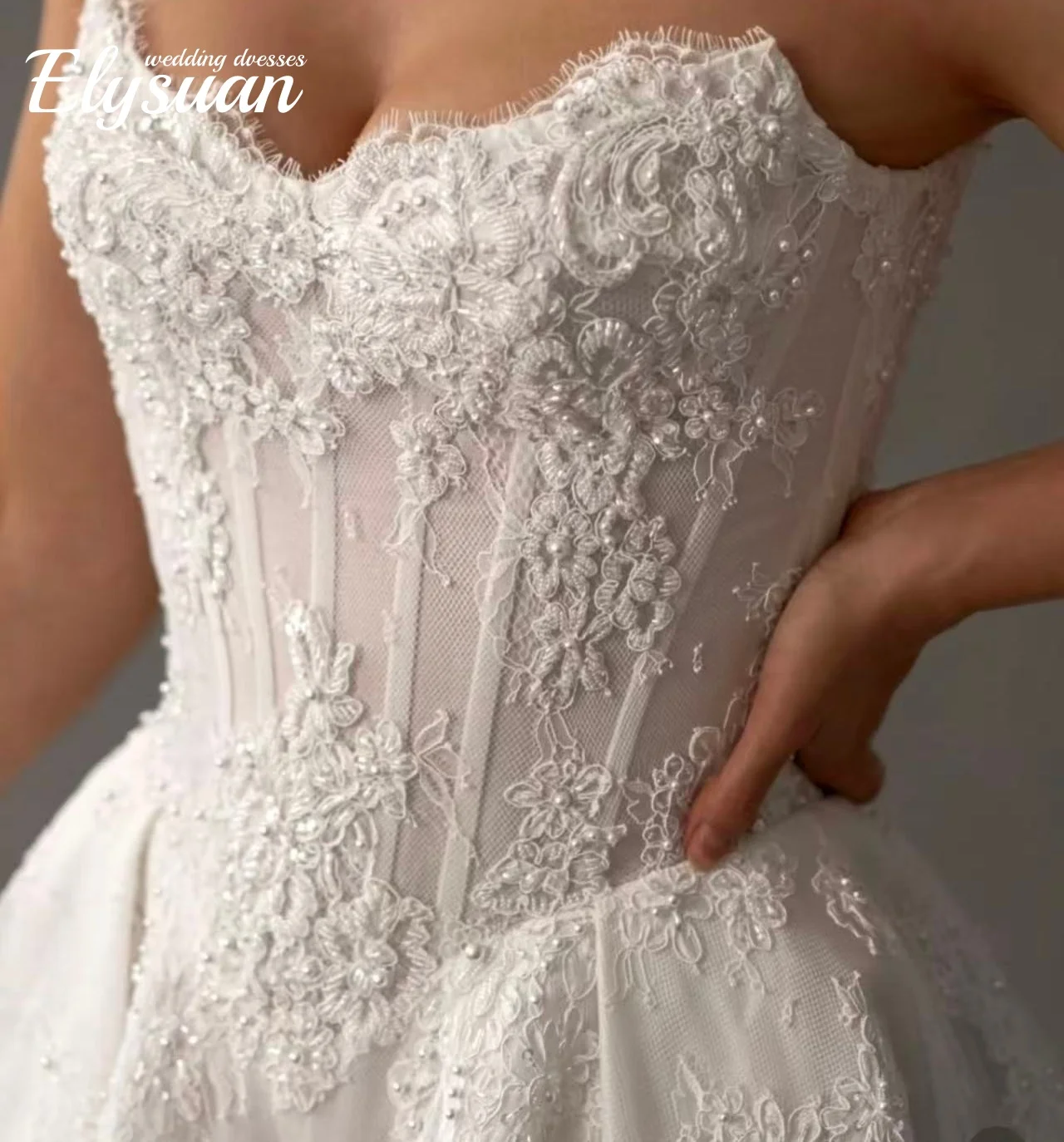 فساتين زفاف بسيطة مخصصة على شكل حرف A للنساء مثيرة مزينة بالدانتيل سويب تراين فساتين العروس بدون ظهر بفتحة جانبية فيستدوس دي نوفيا