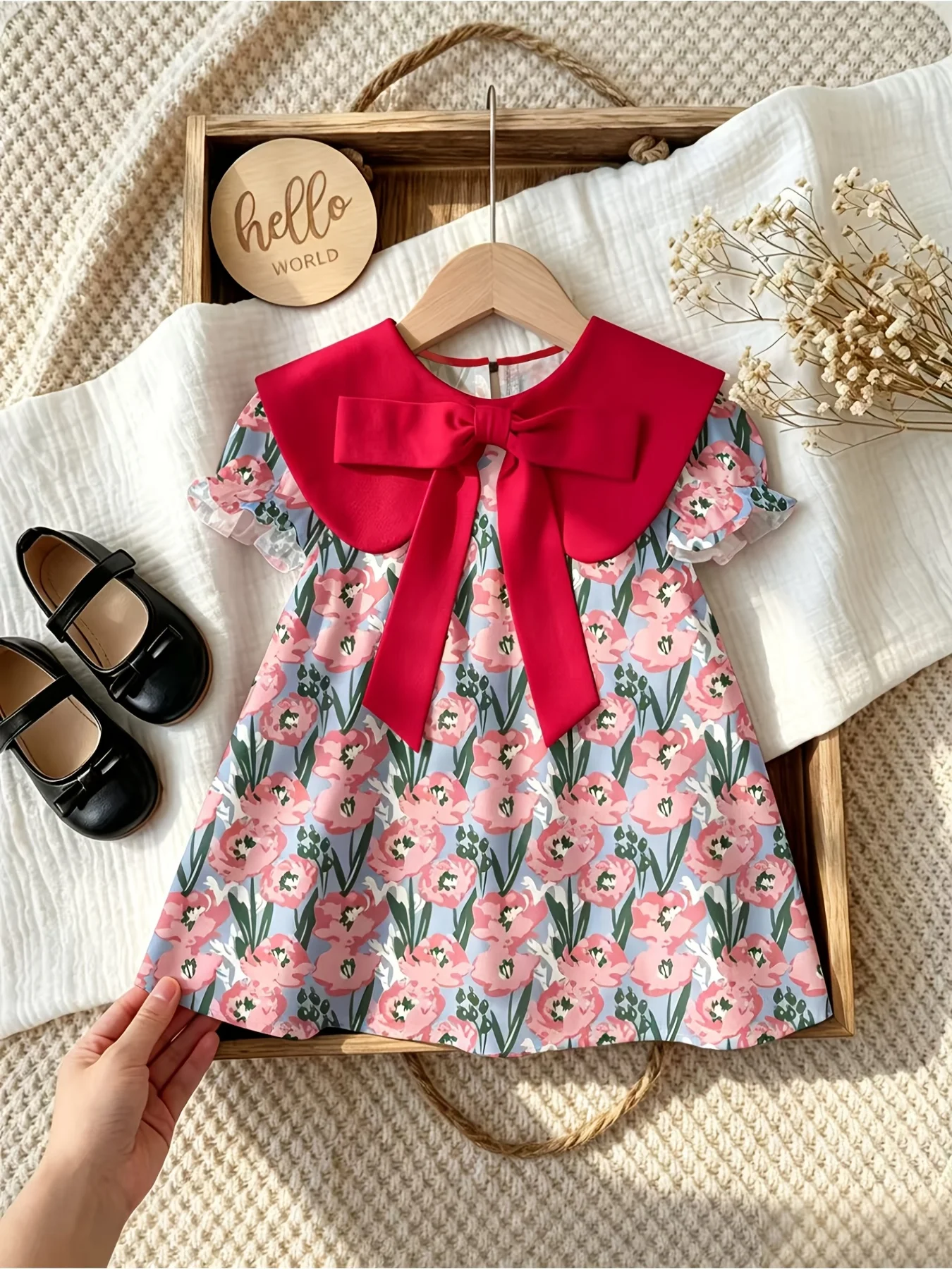 Kinder-Freizeitkleid mit Rundhalsausschnitt, Falsk-Kragen, Schleife, Karomuster und kurzen Ärmeln – Detail 13