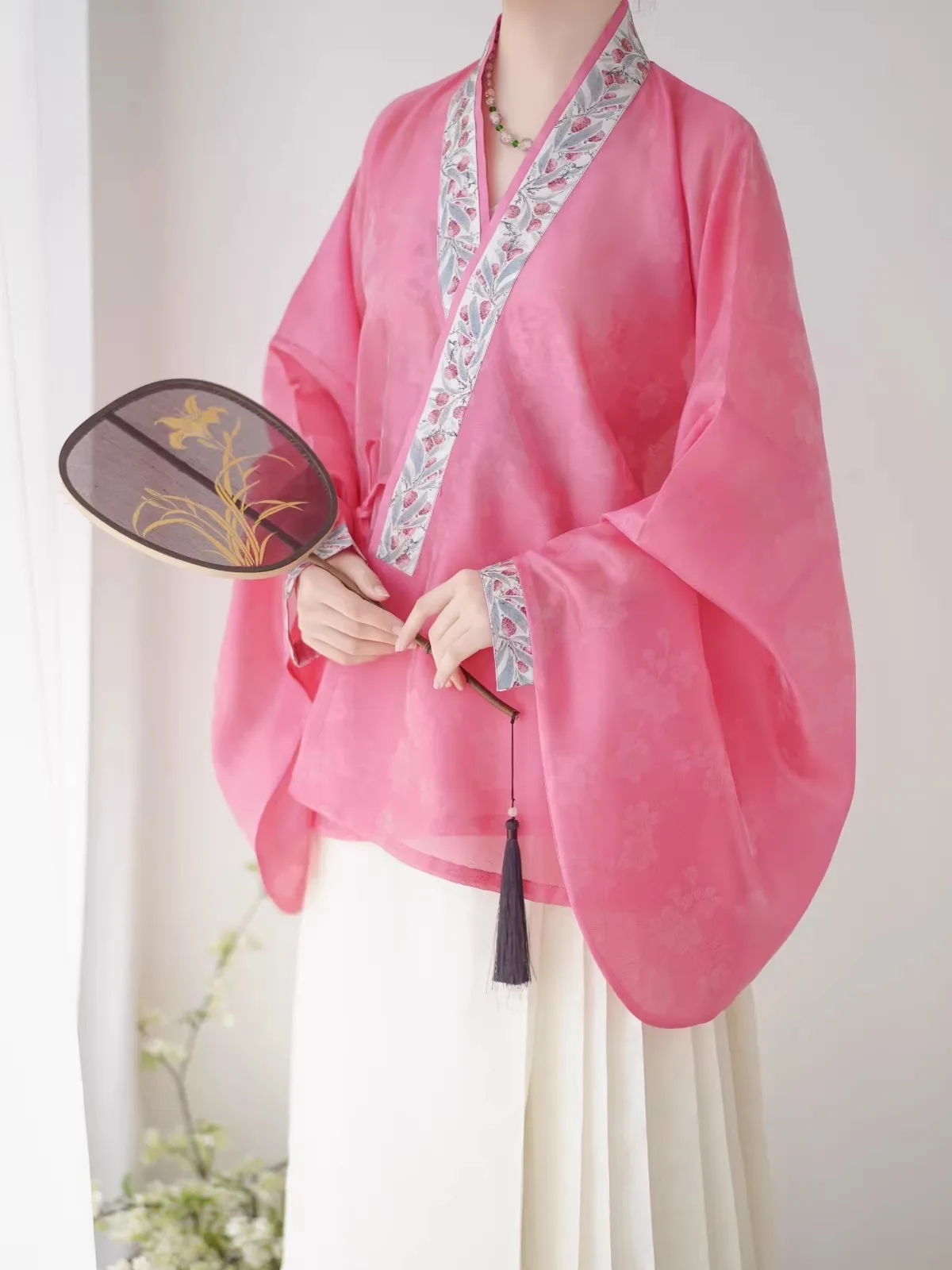 

Nanan Flavor Original Yangmei Ming Dynas ort irt Women's Sle Apricot Plum Blossom Design Spring Summer Top