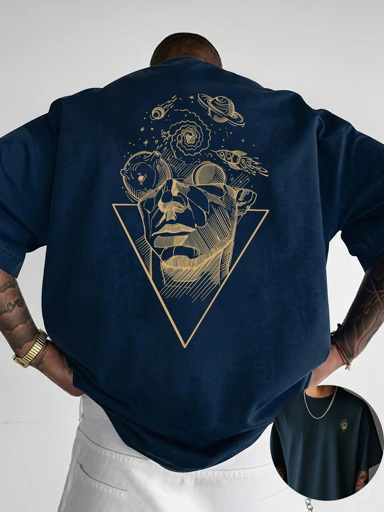 T-shirt Stellar Consciousness avec dessin doré du visage et des planètes, 100% coton, pour homme, vêtements décontractés tendance pour l'été T-shirt Stellar Consciousness avec dessin doré du visage et des planètes, 100% coton, pour homme, vêtements décontractés tendance pour l'été