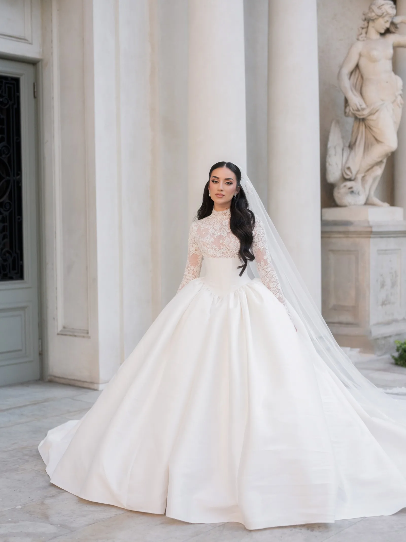 Customized Satin Wedding Dress with High Neck Long Sleeve Lace Skirt and Large Skirt Vestido De Novia