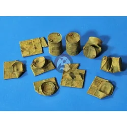 1/35 Crushed Fuel Barrels (10 Pieces) Resin Diorama Model Building Kits Accessory Self-Assembled (Unpainted) Diy Toy