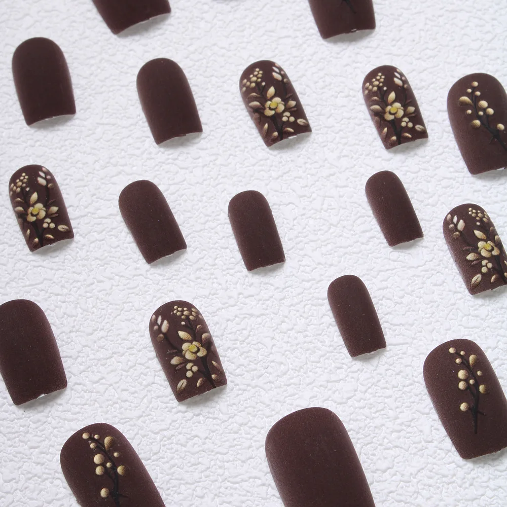 24 قطعة زهرة الذهب Pess على Nils الاكريليك الصحافة على الأظافر نمط الأزهار ماتي الأظافر وهمية مجموعة براون متوسطة قصيرة الأظافر نصائح اضغط على