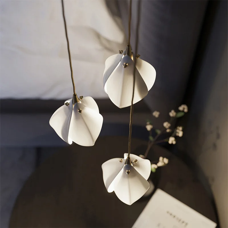 

Nordic Ceramic Flower Bud Hanging Light Villa Duplex Exquisite Pendant Lamp Loft Staircase Restaurant Bedside Decorative Light